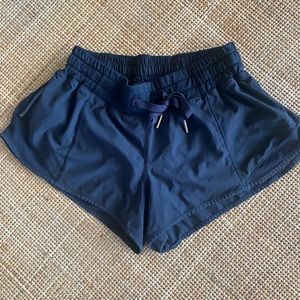 Lululemon Hotty hot shorts 2.5”